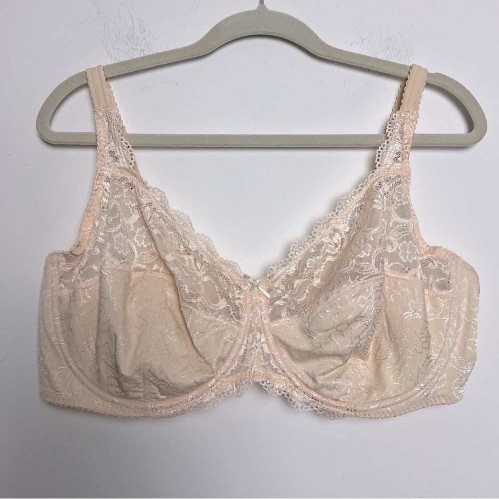 Barely Breezies NEW Cream Lace Relaxed Underwire Bra 44D Style: A72247
